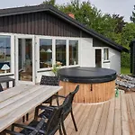 Cozy House With Sea View In Prázdninový dům *