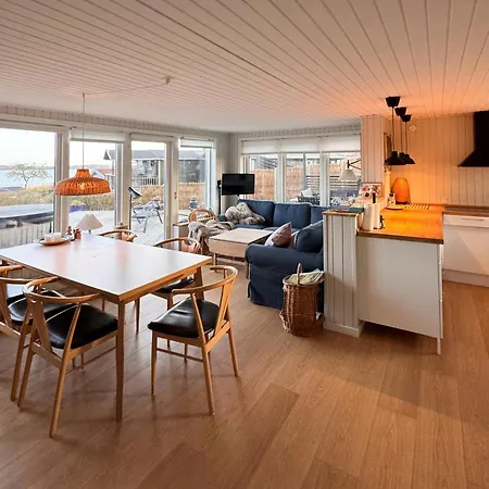 Cozy House With Sea View In بيت للعطل *